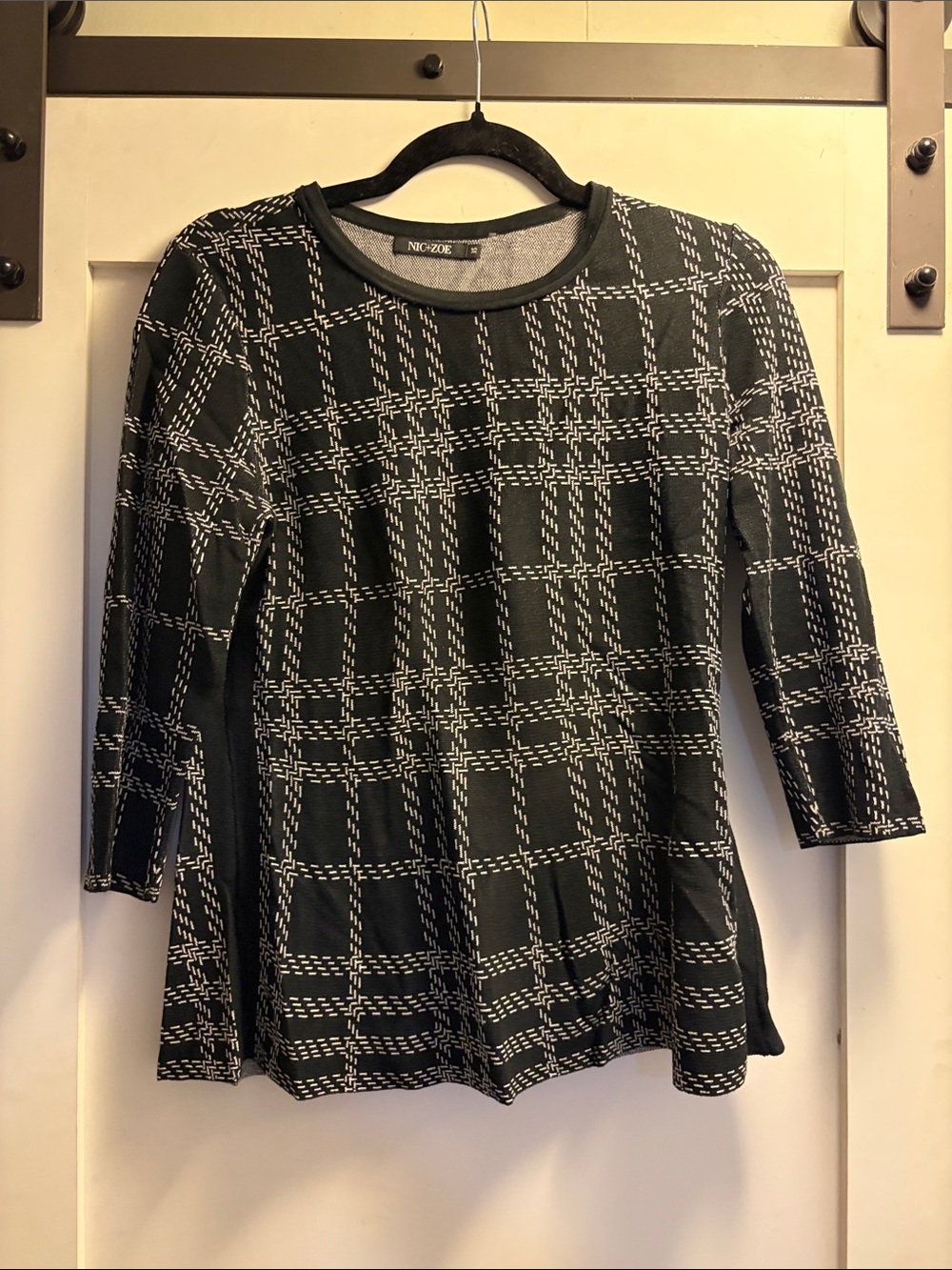 NIC+ZOE Black and White Plaid Long Sleeve Knit Top